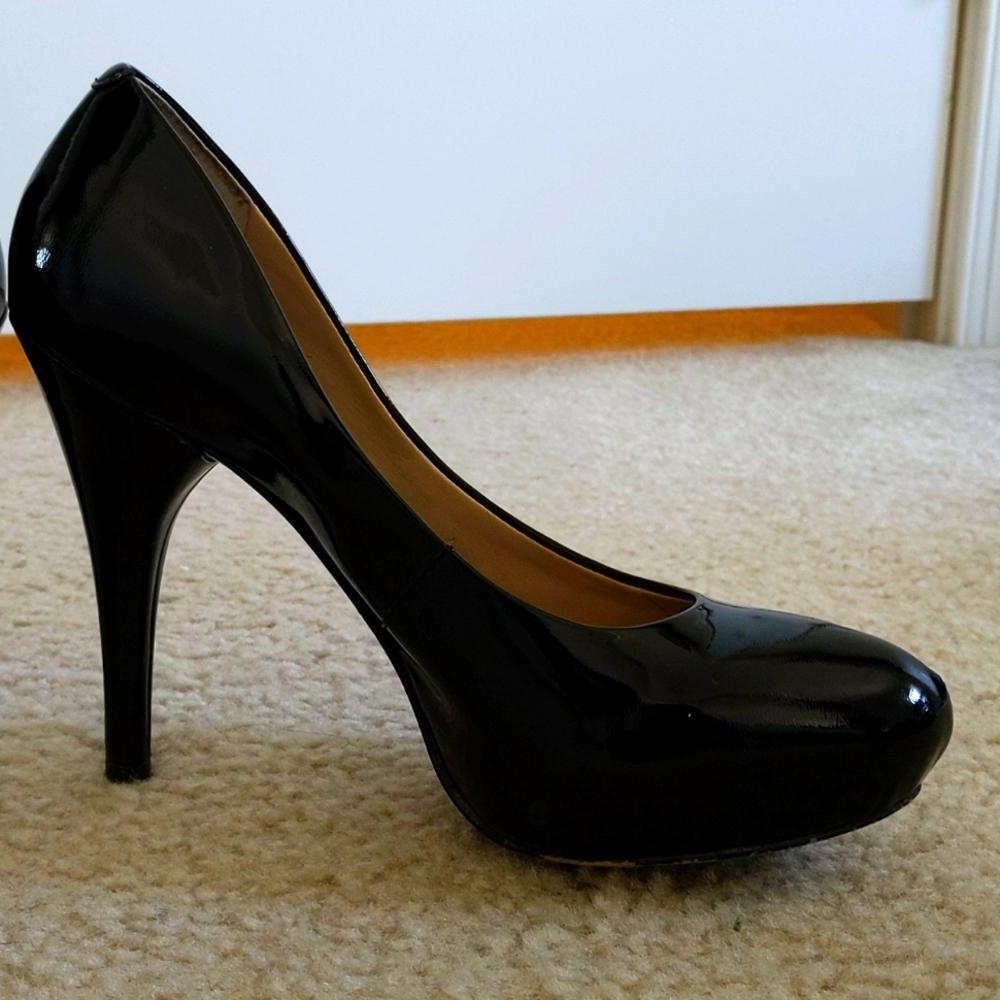 Via Spiga Black Pumps